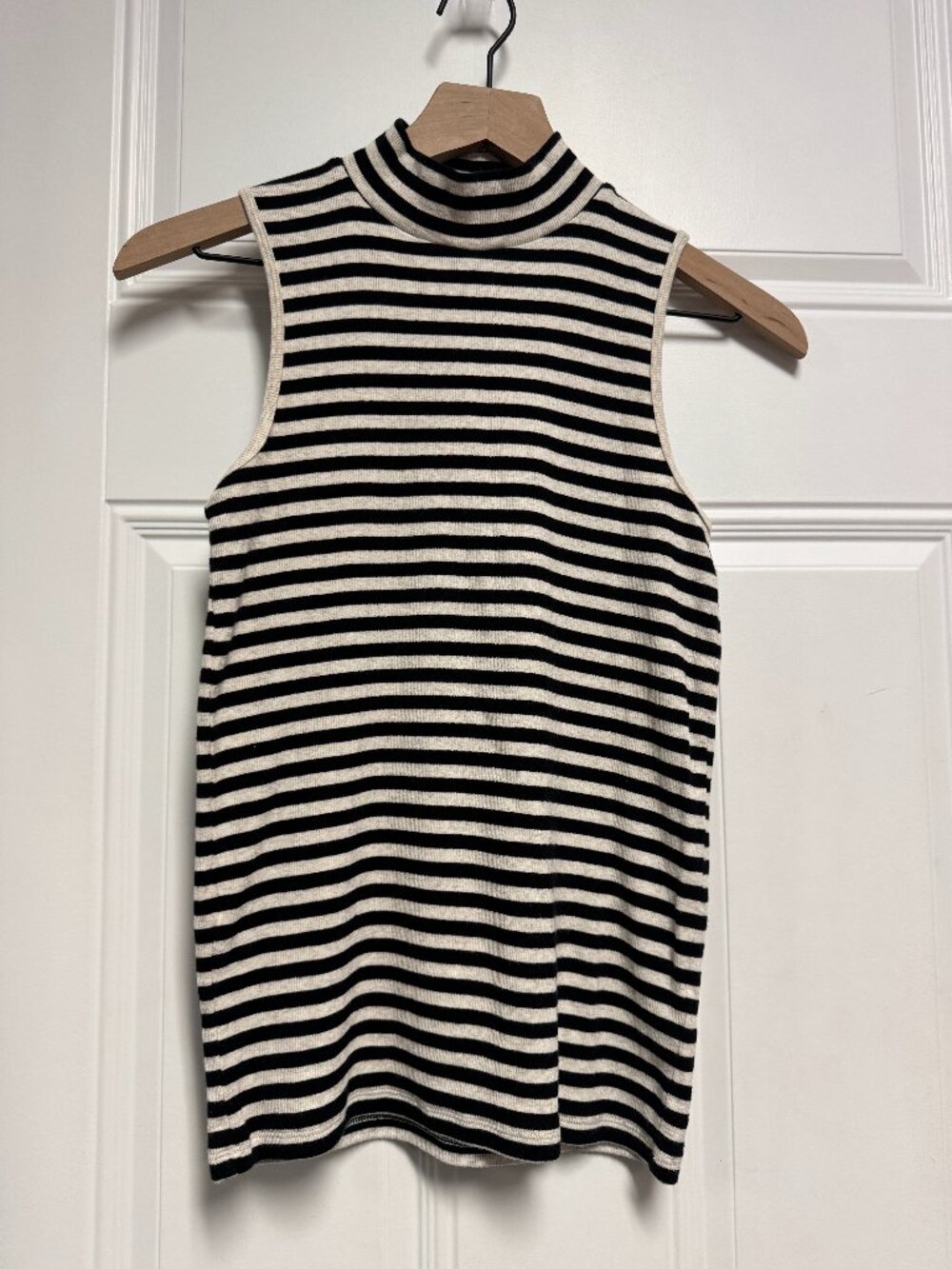Gap Featherweight Ribbed Stripe Mocknect Tank, XS